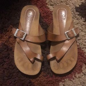 Women’s Leather Sandals